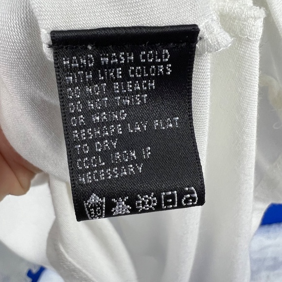 🔥2/$10 |•AUGUST SILK•| Off-White Ruffled Long Sleeve Top Size Large - Picture 8 of 8